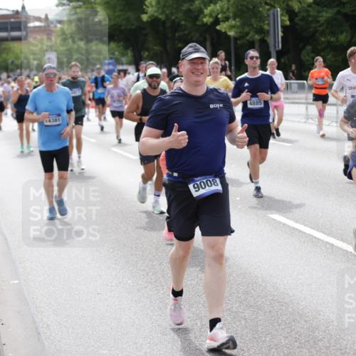 29.06.2025 - hella hamburg halbmarathon Jannik Wohlers http://msf.ph/oto/8340284 29.06.2025 10:41:45 Lombardsbrücke 1039, 1624, 1752, 2145, 2523, 2974, 3276, 3326, 3568, 4329, 4353, 4735, 4736, 4885, 5419, 5671, 6136, 6153, 6837, 6917, 7357, 8014, 8459, 8712, 8908, 9008, 9223, 9370, 10027, 10623, 10734, 10842, 11017, 11024, 11074, 11075, 11207, 11464, 11468, 11617, 11840, 11841, 12162, 12403, 12682, 12715, 12725, 12903, 12904, 13205, 13456, 13715, 13952, 13953, 14108, 14129, 14158, 14381, 14486, 14530, 14585, 15155, 15311, 16743, 17423, 18137 meine-sportfotos.de