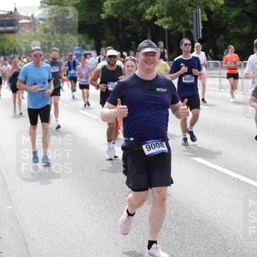 29.06.2025 - hella hamburg halbmarathon Jannik Wohlers http://msf.ph/oto/8340304 29.06.2025 10:41:46 Lombardsbrücke 1039, 1624, 1752, 2145, 2523, 2974, 3276, 3326, 3568, 4329, 4353, 4735, 4736, 4885, 5419, 5671, 6136, 6153, 6837, 6917, 7357, 8014, 8459, 8712, 8908, 9008, 9223, 9370, 10027, 10734, 10842, 11024, 11074, 11075, 11207, 11464, 11468, 11840, 11841, 12162, 12403, 12682, 12725, 12854, 12903, 12904, 13205, 13456, 13715, 13952, 13953, 14108, 14129, 14158, 14328, 14381, 14486, 14530, 14585, 15155, 15311, 16743, 17423, 18137 meine-sportfotos.de