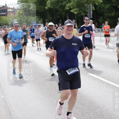 29.06.2025 - hella hamburg halbmarathon Jannik Wohlers http://msf.ph/oto/8340319 29.06.2025 10:41:46 Lombardsbrücke 1039, 1624, 1752, 2145, 2523, 2974, 3276, 3326, 3568, 4329, 4353, 4735, 4736, 4885, 5419, 5671, 6136, 6153, 6837, 6917, 7357, 8014, 8459, 8712, 8908, 9008, 9223, 9370, 10027, 10734, 10842, 11024, 11074, 11075, 11207, 11464, 11468, 11840, 11841, 12162, 12403, 12682, 12725, 12854, 12903, 12904, 13205, 13456, 13715, 13952, 13953, 14108, 14129, 14158, 14328, 14381, 14486, 14530, 14585, 15155, 15311, 16743, 17423, 18137 meine-sportfotos.de