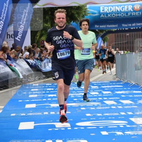 29.06.2025 - hella hamburg halbmarathon Strokosch-Dieckow http://msf.ph/oto/8340326 29.06.2025 10:32:58 Ziel 4463, 4749, 6358, 10453, 11169, 12290, 17802, 18679, 19059 meine-sportfotos.de