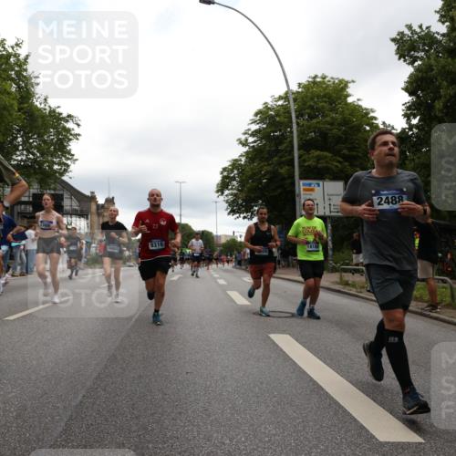 29.06.2025 - hella hamburg halbmarathon Yannick Fuchs http://msf.ph/oto/8340331 29.06.2025 10:52:09 20KM 1319, 1595, 1833, 2488, 2656, 2840, 2907, 3251, 3859, 4319, 4502, 4632, 4708, 4833, 5277, 5341, 5926, 6104, 6138, 6147, 6592, 6595, 7082, 7138, 7189, 7856, 8322, 8585, 9230, 9316, 9485, 10020, 10319, 10788, 11394, 11645, 11846, 12378, 12495, 12585, 12879, 13287, 13512, 13694, 13816, 13880, 14266, 14571, 15197, 15434, 15527, 16189, 16531, 17405, 17415, 17827, 18068, 18180, 18492, 18501, 18587, 18891 meine-sportfotos.de