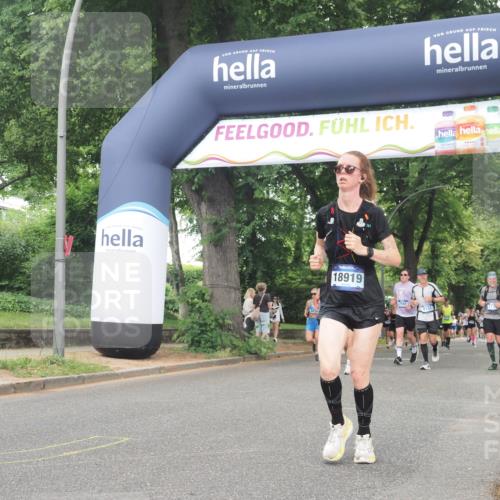 29.06.2025 - hella hamburg halbmarathon KatJ http://msf.ph/oto/8340340 29.06.2025 10:48:22 Zwischen KM18-KM19 1128, 2911, 5613, 5870, 7306, 8177 meine-sportfotos.de