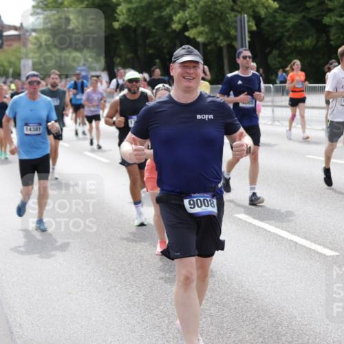 29.06.2025 - hella hamburg halbmarathon Jannik Wohlers http://msf.ph/oto/8340360 29.06.2025 10:41:46 Lombardsbrücke 1039, 1624, 1752, 2145, 2523, 2974, 3276, 3326, 3568, 4329, 4353, 4735, 4736, 4885, 5419, 5671, 6136, 6153, 6837, 6917, 7357, 8014, 8459, 8712, 8908, 9008, 9223, 9370, 10027, 10734, 10842, 11024, 11074, 11075, 11207, 11464, 11468, 11840, 11841, 12162, 12403, 12682, 12725, 12854, 12903, 12904, 13205, 13456, 13715, 13952, 13953, 14108, 14129, 14158, 14328, 14381, 14486, 14530, 14585, 15155, 15311, 16743, 17423, 18137 meine-sportfotos.de