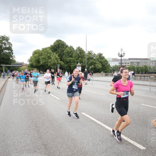 29.06.2025 - hella hamburg halbmarathon Jannik Wohlers http://msf.ph/oto/8340375 29.06.2025 10:55:35 Lombardsbrücke 1909, 2793, 3268, 4265, 4354, 4470, 4473, 4836, 4896, 5306, 5994, 6055, 6056, 6113, 6494, 6594, 7516, 7616, 7969, 8005, 8110, 8305, 8532, 8533, 9838, 9861, 9865, 10449, 10640, 11903, 11962, 11963, 12267, 13055, 13627, 14124, 14142, 14221, 14280, 14281, 14492, 15173, 15199, 15272, 15763, 15764, 16413, 16960, 17038, 17039, 17168, 18195, 18329 meine-sportfotos.de
