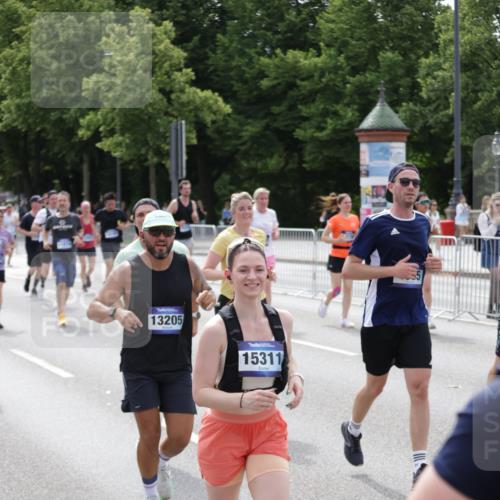 29.06.2025 - hella hamburg halbmarathon Jannik Wohlers http://msf.ph/oto/8340378 29.06.2025 10:41:47 Lombardsbrücke 1039, 1624, 1752, 2145, 2523, 2974, 3276, 3326, 3568, 4329, 4353, 4735, 4736, 4885, 5419, 5671, 6136, 6153, 6828, 6837, 6917, 7357, 8014, 8459, 8712, 9008, 9223, 9370, 10027, 10734, 10842, 11074, 11075, 11207, 11464, 11468, 11840, 11841, 12162, 12403, 12682, 12725, 12854, 12903, 12904, 13205, 13456, 13715, 13952, 13953, 14108, 14129, 14158, 14328, 14381, 14486, 14530, 14585, 15155, 15311, 16743, 17423, 18137 meine-sportfotos.de