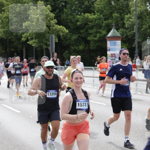 29.06.2025 - hella hamburg halbmarathon Jannik Wohlers http://msf.ph/oto/8340394 29.06.2025 10:41:47 Lombardsbrücke 1039, 1624, 1752, 2145, 2523, 2974, 3276, 3326, 3568, 4329, 4353, 4735, 4736, 4885, 5419, 5671, 6136, 6153, 6828, 6837, 6917, 7357, 8014, 8459, 8712, 9008, 9223, 9370, 10027, 10734, 10842, 11074, 11075, 11207, 11464, 11468, 11840, 11841, 12162, 12403, 12682, 12725, 12854, 12903, 12904, 13205, 13456, 13715, 13952, 13953, 14108, 14129, 14158, 14328, 14381, 14486, 14530, 14585, 15155, 15311, 16743, 17423, 18137 meine-sportfotos.de