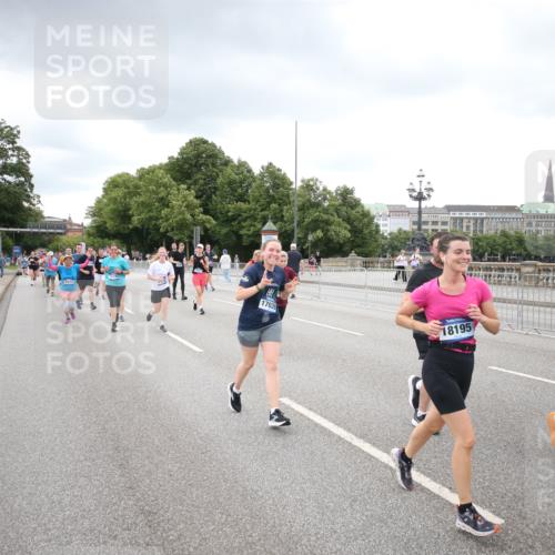 29.06.2025 - hella hamburg halbmarathon Jannik Wohlers http://msf.ph/oto/8340400 29.06.2025 10:55:35 Lombardsbrücke 1909, 2793, 3268, 4265, 4354, 4470, 4473, 4836, 4896, 5306, 5994, 6055, 6056, 6113, 6494, 6594, 7516, 7616, 7969, 8005, 8110, 8305, 8532, 8533, 9838, 9861, 9865, 10449, 10640, 11903, 11962, 11963, 12267, 13055, 13627, 14124, 14142, 14221, 14280, 14281, 14492, 15173, 15199, 15272, 15763, 15764, 16413, 16960, 17038, 17039, 17168, 18195, 18329 meine-sportfotos.de