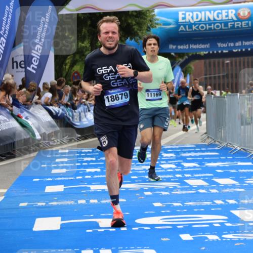 29.06.2025 - hella hamburg halbmarathon Strokosch-Dieckow http://msf.ph/oto/8340408 29.06.2025 10:32:58 Ziel 4463, 4749, 6358, 10453, 11169, 12290, 17802, 18679, 19059 meine-sportfotos.de