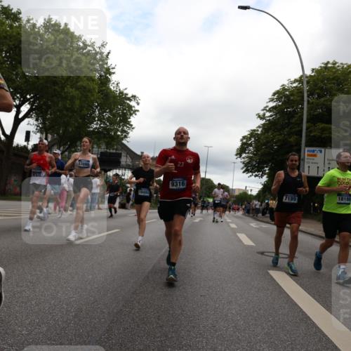 29.06.2025 - hella hamburg halbmarathon Yannick Fuchs http://msf.ph/oto/8340431 29.06.2025 10:52:09 20KM 1319, 1595, 1833, 2488, 2656, 2840, 2907, 3251, 3859, 4319, 4502, 4632, 4708, 4833, 5277, 5341, 5926, 6104, 6138, 6147, 6592, 6595, 7082, 7138, 7189, 7856, 8322, 8585, 9230, 9316, 9485, 10020, 10319, 10788, 11394, 11645, 11846, 12378, 12495, 12585, 12879, 13287, 13512, 13694, 13816, 13880, 14266, 14571, 15197, 15434, 15527, 16189, 16531, 17405, 17415, 17827, 18068, 18180, 18492, 18501, 18587, 18891 meine-sportfotos.de