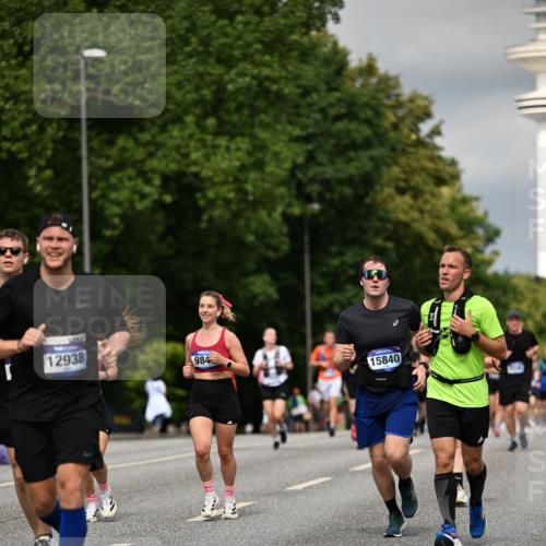 29.06.2025 - hella hamburg halbmarathon Dr. Thomas Lammeyer http://msf.ph/oto/8340439 29.06.2025 10:18:05 Kennedybrücke 1406, 1747, 2990, 3939, 4032, 4962, 5546, 5670, 5719, 6083, 6089, 7209, 7802, 7840, 7991, 8001, 8147, 8409, 8673, 9141, 9845, 9886, 10442, 10443, 11355 meine-sportfotos.de