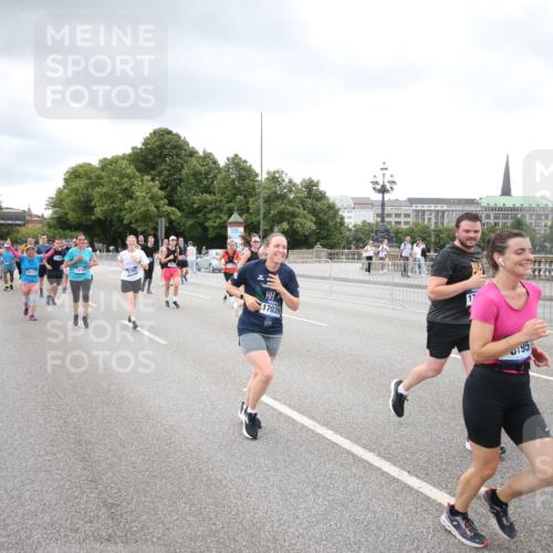 29.06.2025 - hella hamburg halbmarathon Jannik Wohlers http://msf.ph/oto/8340447 29.06.2025 10:55:35 Lombardsbrücke 1909, 2793, 3268, 4265, 4354, 4470, 4473, 4836, 4896, 5306, 5994, 6055, 6056, 6113, 6494, 6594, 7516, 7616, 7969, 8005, 8110, 8305, 8532, 8533, 9838, 9861, 9865, 10449, 10640, 11903, 11962, 11963, 12267, 13055, 13627, 14124, 14142, 14221, 14280, 14281, 14492, 15173, 15199, 15272, 15763, 15764, 16413, 16960, 17038, 17039, 17168, 18195, 18329 meine-sportfotos.de