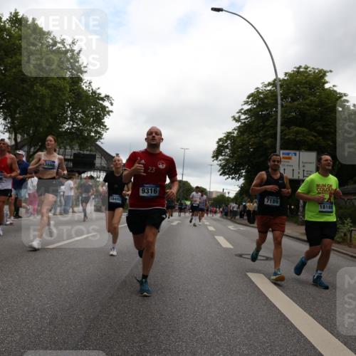 29.06.2025 - hella hamburg halbmarathon Yannick Fuchs http://msf.ph/oto/8340458 29.06.2025 10:52:09 20KM 1319, 1595, 1833, 2488, 2656, 2840, 2907, 3251, 3859, 4319, 4502, 4632, 4708, 4833, 5277, 5341, 5926, 6104, 6138, 6147, 6592, 6595, 7082, 7138, 7189, 7856, 8322, 8585, 9230, 9316, 9485, 10020, 10319, 10788, 11394, 11645, 11846, 12378, 12495, 12585, 12879, 13287, 13512, 13694, 13816, 13880, 14266, 14571, 15197, 15434, 15527, 16189, 16531, 17405, 17415, 17827, 18068, 18180, 18492, 18501, 18587, 18891 meine-sportfotos.de