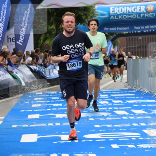 29.06.2025 - hella hamburg halbmarathon Strokosch-Dieckow http://msf.ph/oto/8340481 29.06.2025 10:32:58 Ziel 4463, 4749, 6358, 10453, 11169, 12290, 17802, 18679, 19059 meine-sportfotos.de
