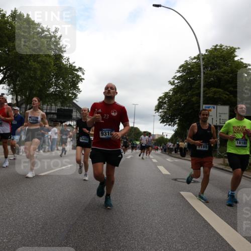 29.06.2025 - hella hamburg halbmarathon Yannick Fuchs http://msf.ph/oto/8340496 29.06.2025 10:52:09 20KM 1319, 1595, 1833, 2488, 2656, 2840, 2907, 3251, 3859, 4319, 4502, 4632, 4708, 4833, 5277, 5341, 5926, 6104, 6138, 6147, 6592, 6595, 7082, 7138, 7189, 7856, 8322, 8585, 9230, 9316, 9485, 10020, 10319, 10788, 11394, 11645, 11846, 12378, 12495, 12585, 12879, 13287, 13512, 13694, 13816, 13880, 14266, 14571, 15197, 15434, 15527, 16189, 16531, 17405, 17415, 17827, 18068, 18180, 18492, 18501, 18587, 18891 meine-sportfotos.de