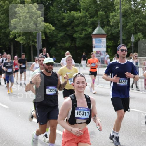 29.06.2025 - hella hamburg halbmarathon Jannik Wohlers http://msf.ph/oto/8340503 29.06.2025 10:41:47 Lombardsbrücke 1039, 1624, 1752, 2145, 2523, 2974, 3276, 3326, 3568, 4329, 4353, 4735, 4736, 4885, 5419, 5671, 6136, 6153, 6828, 6837, 6917, 7357, 8014, 8459, 8712, 9008, 9223, 9370, 10027, 10734, 10842, 11074, 11075, 11207, 11464, 11468, 11840, 11841, 12162, 12403, 12682, 12725, 12854, 12903, 12904, 13205, 13456, 13715, 13952, 13953, 14108, 14129, 14158, 14328, 14381, 14486, 14530, 14585, 15155, 15311, 16743, 17423, 18137 meine-sportfotos.de