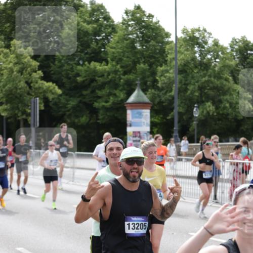 29.06.2025 - hella hamburg halbmarathon Jannik Wohlers http://msf.ph/oto/8340540 29.06.2025 10:41:48 Lombardsbrücke 1039, 1360, 1624, 1752, 2145, 2523, 2974, 3276, 3326, 3568, 4329, 4353, 4735, 4736, 4885, 4892, 5419, 5671, 6136, 6153, 6828, 6837, 6917, 7357, 8014, 8459, 8712, 9008, 9223, 9370, 10027, 10734, 10842, 11074, 11075, 11207, 11464, 11468, 11840, 11841, 12162, 12403, 12682, 12725, 12854, 12903, 12904, 13205, 13250, 13456, 13715, 13952, 13953, 14108, 14129, 14158, 14328, 14381, 14405, 14486, 14530, 14585, 15155, 15311, 16743, 17423, 18137 meine-sportfotos.de