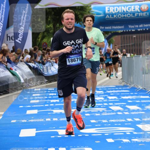 29.06.2025 - hella hamburg halbmarathon Strokosch-Dieckow http://msf.ph/oto/8340570 29.06.2025 10:32:58 Ziel 4463, 4749, 6358, 10453, 11169, 12290, 17802, 18679, 19059 meine-sportfotos.de