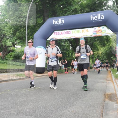 29.06.2025 - hella hamburg halbmarathon KatJ http://msf.ph/oto/8340573 29.06.2025 10:48:26 Zwischen KM18-KM19 1128, 2591 meine-sportfotos.de