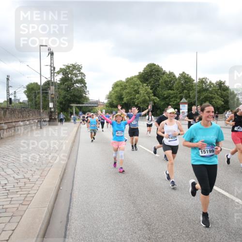 29.06.2025 - hella hamburg halbmarathon Jannik Wohlers http://msf.ph/oto/8340576 29.06.2025 10:55:38 Lombardsbrücke 1738, 1909, 2095, 2793, 3268, 4265, 4354, 4473, 4836, 5306, 5580, 5994, 6055, 6056, 6113, 6494, 6594, 6968, 7516, 7616, 8005, 8110, 8305, 8533, 9435, 9838, 10449, 10640, 10987, 11862, 12267, 13055, 13405, 13627, 14124, 14142, 14221, 14280, 14281, 14492, 15173, 15199, 15272, 15763, 15764, 16413, 16960, 17038, 17039, 18195, 18329, 18349, 19228 meine-sportfotos.de