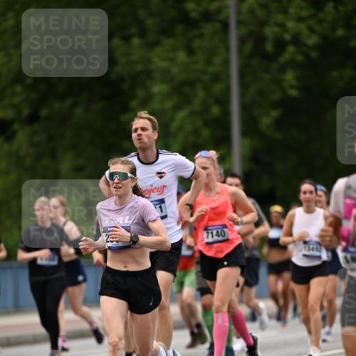 29.06.2025 - hella hamburg halbmarathon Dr. Thomas Lammeyer http://msf.ph/oto/8340590 29.06.2025 10:40:16 Kennedybrücke 1036, 1102, 1183, 1284, 1336, 1717, 2352, 2588, 2827, 3243, 3741, 3990, 4413, 4902, 4937, 5012, 5240, 5531, 6021, 6381, 6845, 6896, 7111, 7275, 7927, 8356, 8947, 10047, 10119, 10336, 10341, 10567, 11010, 11187, 11198 meine-sportfotos.de