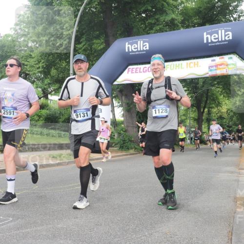 29.06.2025 - hella hamburg halbmarathon KatJ http://msf.ph/oto/8340650 29.06.2025 10:48:27 Zwischen KM18-KM19 1128, 2591, 6391 meine-sportfotos.de