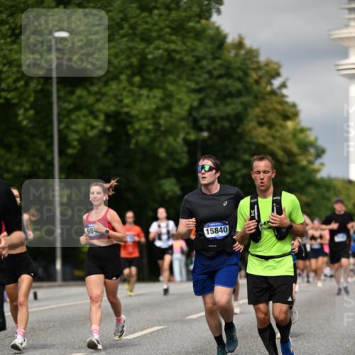 29.06.2025 - hella hamburg halbmarathon Dr. Thomas Lammeyer http://msf.ph/oto/8340658 29.06.2025 10:18:06 Kennedybrücke 1406, 1747, 2990, 3939, 4032, 4962, 5546, 5670, 5719, 6028, 6083, 6089, 7209, 7802, 7840, 7991, 8001, 8147, 8409, 9141, 9845, 9886, 11355 meine-sportfotos.de