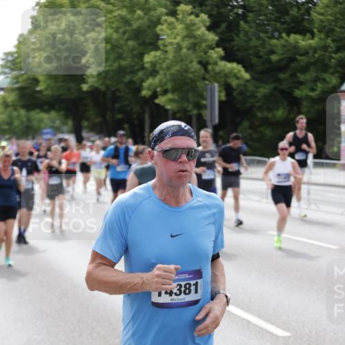 29.06.2025 - hella hamburg halbmarathon Jannik Wohlers http://msf.ph/oto/8340710 29.06.2025 10:41:49 Lombardsbrücke 1039, 1150, 1360, 1624, 1752, 2145, 2523, 2974, 3276, 3326, 3568, 4329, 4353, 4735, 4736, 4885, 4891, 4892, 5419, 5671, 6136, 6828, 6837, 6917, 7357, 7557, 8014, 8459, 8712, 9008, 9223, 9370, 10027, 10734, 10842, 11074, 11075, 11464, 11468, 11840, 11841, 12162, 12403, 12682, 12725, 12854, 12903, 12904, 13205, 13250, 13456, 13715, 13952, 13953, 14108, 14129, 14158, 14328, 14381, 14405, 14486, 14530, 14585, 15155, 15311, 16743, 17423 meine-sportfotos.de