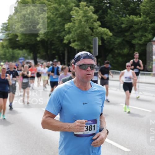 29.06.2025 - hella hamburg halbmarathon Jannik Wohlers http://msf.ph/oto/8340743 29.06.2025 10:41:49 Lombardsbrücke 1039, 1150, 1360, 1624, 1752, 2145, 2523, 2974, 3276, 3326, 3568, 4329, 4353, 4735, 4736, 4885, 4891, 4892, 5419, 5671, 6136, 6828, 6837, 6917, 7357, 7557, 8014, 8459, 8712, 9008, 9223, 9370, 10027, 10734, 10842, 11074, 11075, 11464, 11468, 11840, 11841, 12162, 12403, 12682, 12725, 12854, 12903, 12904, 13205, 13250, 13456, 13715, 13952, 13953, 14108, 14129, 14158, 14328, 14381, 14405, 14486, 14530, 14585, 15155, 15311, 16743, 17423 meine-sportfotos.de