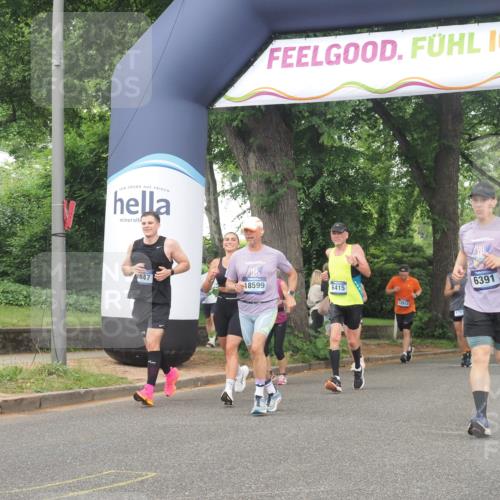 29.06.2025 - hella hamburg halbmarathon KatJ http://msf.ph/oto/8340777 29.06.2025 10:48:29 Zwischen KM18-KM19 1128, 2591, 6391, 6415, 8068 meine-sportfotos.de