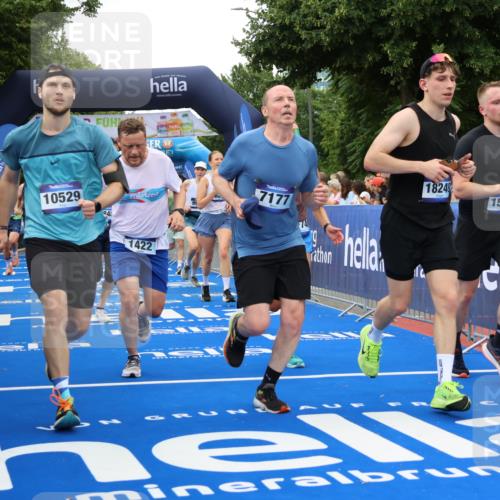 29.06.2025 - hella hamburg halbmarathon Strokosch-Dieckow http://msf.ph/oto/8340780 29.06.2025 10:53:47 Ziel 1422, 1706, 1870, 2082, 2518, 5399, 5607, 6260, 6877, 7177, 7395, 7973, 8285, 8335, 9922, 10529, 10891, 10895, 11588, 11589, 12413, 14026, 14702, 14818, 15441, 15502, 16477, 16538, 17482, 17740, 18249, 18418, 18487, 18514, 18759, 18831, 18915, 19177 meine-sportfotos.de