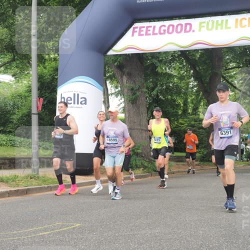 29.06.2025 - hella hamburg halbmarathon KatJ http://msf.ph/oto/8340797 29.06.2025 10:48:29 Zwischen KM18-KM19 1128, 2591, 6391, 6415, 8068 meine-sportfotos.de