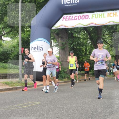 29.06.2025 - hella hamburg halbmarathon KatJ http://msf.ph/oto/8340811 29.06.2025 10:48:29 Zwischen KM18-KM19 1128, 2591, 6391, 6415, 8068 meine-sportfotos.de