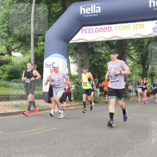 29.06.2025 - hella hamburg halbmarathon KatJ http://msf.ph/oto/8340834 29.06.2025 10:48:29 Zwischen KM18-KM19 1128, 2591, 6391, 6415, 8068 meine-sportfotos.de