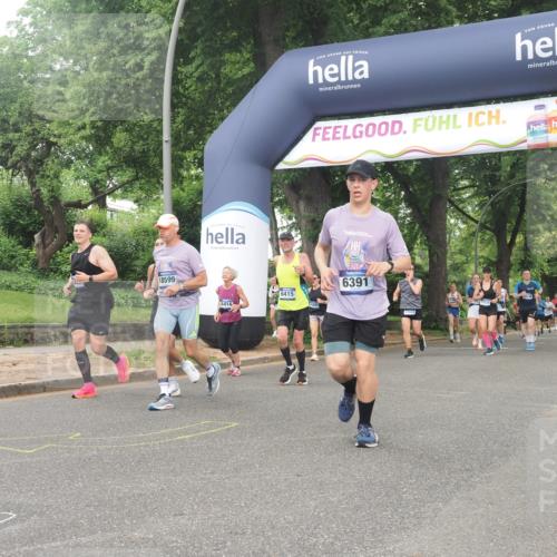 29.06.2025 - hella hamburg halbmarathon KatJ http://msf.ph/oto/8340881 29.06.2025 10:48:30 Zwischen KM18-KM19 1128, 2447, 2591, 6391, 6415, 8068 meine-sportfotos.de