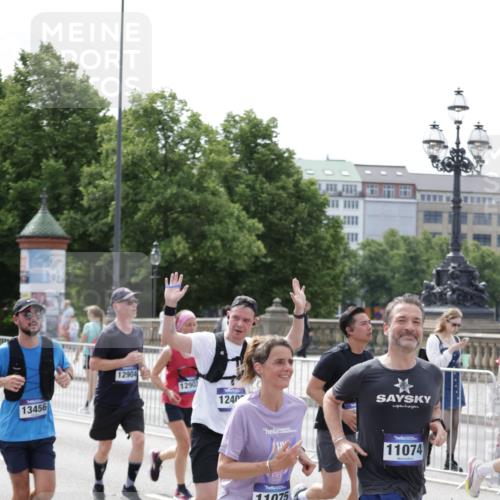 29.06.2025 - hella hamburg halbmarathon Jannik Wohlers http://msf.ph/oto/8340955 29.06.2025 10:41:53 Lombardsbrücke 1150, 1360, 1624, 1752, 1929, 1957, 2069, 2523, 2974, 3276, 3605, 4329, 4353, 4885, 4891, 4892, 5419, 5671, 5810, 6828, 6837, 6917, 7260, 7357, 7557, 7666, 8014, 8459, 8525, 8526, 8712, 9008, 9370, 10027, 10532, 10734, 10842, 10899, 11074, 11075, 11463, 11464, 11468, 11550, 11677, 11840, 11841, 12162, 12403, 12682, 12725, 12854, 12903, 12904, 13205, 13250, 13406, 13456, 13952, 13953, 14108, 14328, 14381, 14405, 14426, 14530, 14585, 15004, 15155, 15311, 15912, 16352 meine-sportfotos.de