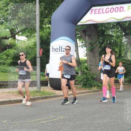 29.06.2025 - hella hamburg halbmarathon KatJ http://msf.ph/oto/8340978 29.06.2025 10:48:33 Zwischen KM18-KM19 1135, 2447, 6391, 6414, 6415, 8068, 8364 meine-sportfotos.de