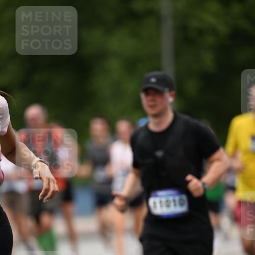 29.06.2025 - hella hamburg halbmarathon Dr. Thomas Lammeyer http://msf.ph/oto/8340991 29.06.2025 10:40:18 Kennedybrücke 1036, 1102, 1183, 1284, 1336, 1717, 2352, 2588, 2827, 3243, 3741, 3990, 4413, 4902, 4937, 5012, 5240, 5531, 6021, 6381, 6845, 6896, 7111, 7275, 7927, 8356, 8947, 10047, 10119, 10336, 10341, 10567, 11010, 11187, 11198 meine-sportfotos.de