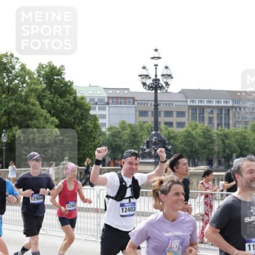 29.06.2025 - hella hamburg halbmarathon Jannik Wohlers http://msf.ph/oto/8341006 29.06.2025 10:41:53 Lombardsbrücke 1150, 1360, 1624, 1752, 1929, 1957, 2069, 2523, 2974, 3276, 3605, 4329, 4353, 4885, 4891, 4892, 5419, 5671, 5810, 6828, 6837, 6917, 7260, 7357, 7557, 7666, 8014, 8459, 8525, 8526, 8712, 9008, 9370, 10027, 10532, 10734, 10842, 10899, 11074, 11075, 11463, 11464, 11468, 11550, 11677, 11840, 11841, 12162, 12403, 12682, 12725, 12854, 12903, 12904, 13205, 13250, 13406, 13456, 13952, 13953, 14108, 14328, 14381, 14405, 14426, 14530, 14585, 15004, 15155, 15311, 15912, 16352 meine-sportfotos.de