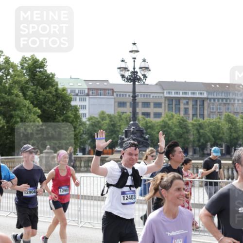 29.06.2025 - hella hamburg halbmarathon Jannik Wohlers http://msf.ph/oto/8341036 29.06.2025 10:41:53 Lombardsbrücke 1150, 1360, 1624, 1752, 1929, 1957, 2069, 2523, 2974, 3276, 3605, 4329, 4353, 4885, 4891, 4892, 5419, 5671, 5810, 6828, 6837, 6917, 7260, 7357, 7557, 7666, 8014, 8459, 8525, 8526, 8712, 9008, 9370, 10027, 10532, 10734, 10842, 10899, 11074, 11075, 11463, 11464, 11468, 11550, 11677, 11840, 11841, 12162, 12403, 12682, 12725, 12854, 12903, 12904, 13205, 13250, 13406, 13456, 13952, 13953, 14108, 14328, 14381, 14405, 14426, 14530, 14585, 15004, 15155, 15311, 15912, 16352 meine-sportfotos.de