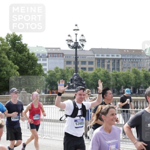 29.06.2025 - hella hamburg halbmarathon Jannik Wohlers http://msf.ph/oto/8341049 29.06.2025 10:41:53 Lombardsbrücke 1150, 1360, 1624, 1752, 1929, 1957, 2069, 2523, 2974, 3276, 3605, 4329, 4353, 4885, 4891, 4892, 5419, 5671, 5810, 6828, 6837, 6917, 7260, 7357, 7557, 7666, 8014, 8459, 8525, 8526, 8712, 9008, 9370, 10027, 10532, 10734, 10842, 10899, 11074, 11075, 11463, 11464, 11468, 11550, 11677, 11840, 11841, 12162, 12403, 12682, 12725, 12854, 12903, 12904, 13205, 13250, 13406, 13456, 13952, 13953, 14108, 14328, 14381, 14405, 14426, 14530, 14585, 15004, 15155, 15311, 15912, 16352 meine-sportfotos.de