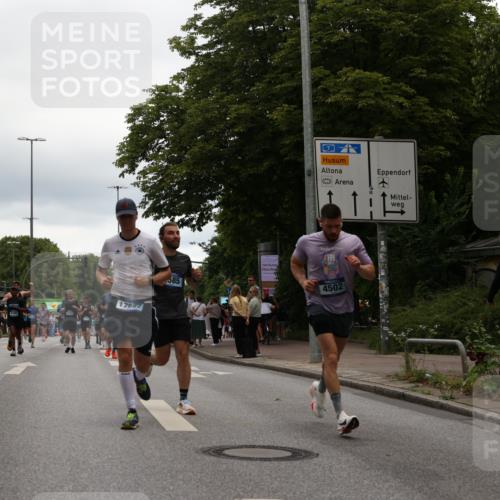 29.06.2025 - hella hamburg halbmarathon Yannick Fuchs http://msf.ph/oto/8341061 29.06.2025 10:52:12 20KM 1319, 1595, 1833, 2250, 2488, 2656, 2840, 2907, 3251, 3859, 4319, 4502, 4550, 4632, 4708, 4767, 5277, 5341, 5675, 5926, 6104, 6138, 6147, 6592, 6595, 7082, 7138, 7189, 7856, 8322, 8585, 9230, 9316, 10020, 10319, 10703, 10788, 11394, 11645, 11846, 12378, 12495, 12585, 12879, 13287, 13512, 13694, 13816, 13880, 14266, 14571, 15197, 15434, 15527, 16189, 16531, 17405, 17415, 17531, 17827, 18068, 18180, 18492, 18501, 18587, 18727 meine-sportfotos.de