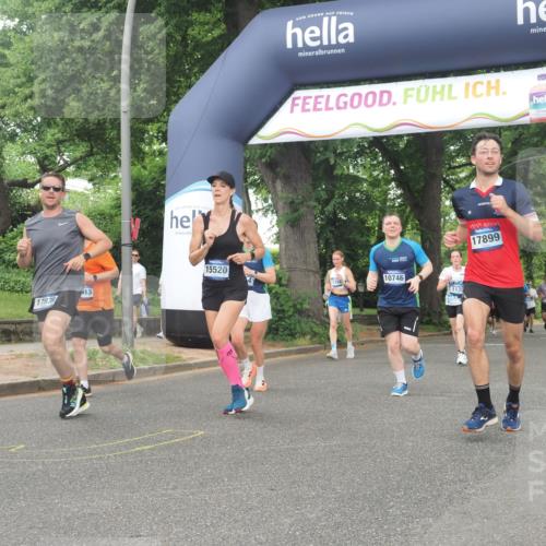 29.06.2025 - hella hamburg halbmarathon KatJ http://msf.ph/oto/8341063 29.06.2025 10:48:34 Zwischen KM18-KM19 1135, 1138, 2447, 6391, 6414, 6415, 8068, 8364 meine-sportfotos.de