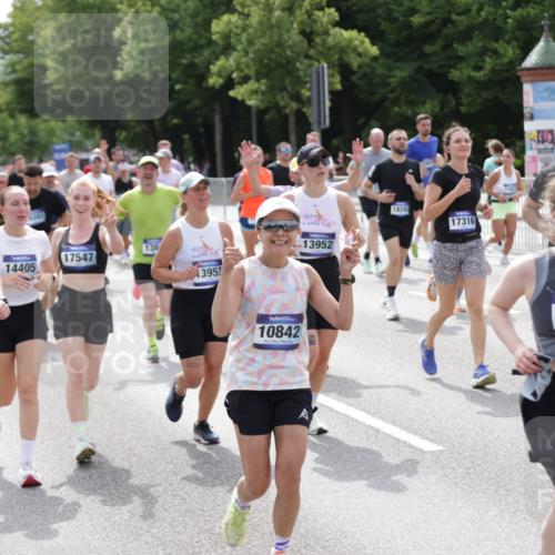 29.06.2025 - hella hamburg halbmarathon Jannik Wohlers http://msf.ph/oto/8341082 29.06.2025 10:41:57 Lombardsbrücke 1150, 1360, 1624, 1929, 1957, 2069, 2134, 3605, 4353, 4885, 4891, 4892, 5403, 5419, 5810, 6828, 6917, 7040, 7260, 7357, 7557, 7666, 8014, 8459, 8525, 8526, 8712, 8816, 9370, 9980, 10532, 10734, 10842, 10872, 10899, 11074, 11075, 11463, 11464, 11468, 11550, 11677, 12403, 12684, 12854, 12903, 12904, 13205, 13250, 13406, 13456, 13952, 13953, 14108, 14328, 14405, 14426, 14468, 14585, 15004, 15155, 15912, 16215, 16352 meine-sportfotos.de