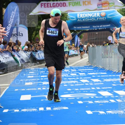 29.06.2025 - hella hamburg halbmarathon Strokosch-Dieckow http://msf.ph/oto/8341090 29.06.2025 10:32:54 Ziel 4463, 4749, 6358, 10453, 11169, 12290, 13686, 16425, 18679, 18687, 19059 meine-sportfotos.de