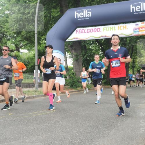 29.06.2025 - hella hamburg halbmarathon KatJ http://msf.ph/oto/8341091 29.06.2025 10:48:34 Zwischen KM18-KM19 1135, 1138, 2447, 6391, 6414, 6415, 8068, 8364 meine-sportfotos.de