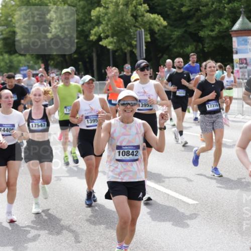29.06.2025 - hella hamburg halbmarathon Jannik Wohlers http://msf.ph/oto/8341106 29.06.2025 10:41:57 Lombardsbrücke 1150, 1360, 1624, 1929, 1957, 2069, 2134, 3605, 4353, 4885, 4891, 4892, 5403, 5419, 5810, 6828, 6917, 7040, 7260, 7357, 7557, 7666, 8014, 8459, 8525, 8526, 8712, 8816, 9370, 9980, 10532, 10734, 10842, 10872, 10899, 11074, 11075, 11463, 11464, 11468, 11550, 11677, 12403, 12684, 12854, 12903, 12904, 13205, 13250, 13406, 13456, 13952, 13953, 14108, 14328, 14405, 14426, 14468, 14585, 15004, 15155, 15912, 16215, 16352 meine-sportfotos.de