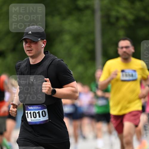 29.06.2025 - hella hamburg halbmarathon Dr. Thomas Lammeyer http://msf.ph/oto/8341121 29.06.2025 10:40:18 Kennedybrücke 1036, 1102, 1183, 1284, 1336, 1717, 2352, 2588, 2827, 3243, 3741, 3990, 4413, 4902, 4937, 5012, 5240, 5531, 6021, 6381, 6845, 6896, 7111, 7275, 7927, 8356, 8947, 10047, 10119, 10336, 10341, 10567, 11010, 11187, 11198 meine-sportfotos.de