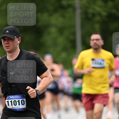29.06.2025 - hella hamburg halbmarathon Dr. Thomas Lammeyer http://msf.ph/oto/8341147 29.06.2025 10:40:18 Kennedybrücke 1036, 1102, 1183, 1284, 1336, 1717, 2352, 2588, 2827, 3243, 3741, 3990, 4413, 4902, 4937, 5012, 5240, 5531, 6021, 6381, 6845, 6896, 7111, 7275, 7927, 8356, 8947, 10047, 10119, 10336, 10341, 10567, 11010, 11187, 11198 meine-sportfotos.de