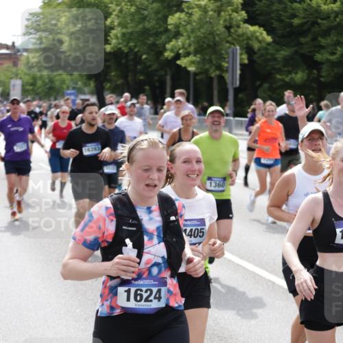 29.06.2025 - hella hamburg halbmarathon Jannik Wohlers http://msf.ph/oto/8341184 29.06.2025 10:41:58 Lombardsbrücke 1150, 1360, 1624, 1929, 1957, 2069, 2134, 3605, 4353, 4885, 4891, 4892, 5403, 5419, 5810, 6828, 6917, 7040, 7260, 7357, 7557, 7666, 8014, 8459, 8525, 8526, 8712, 8816, 9370, 9980, 10532, 10734, 10842, 10872, 10899, 11074, 11075, 11463, 11464, 11468, 11550, 11677, 12403, 12684, 12854, 12903, 12904, 13205, 13250, 13406, 13456, 13952, 13953, 14042, 14108, 14328, 14405, 14426, 14468, 14585, 14769, 15004, 15155, 15912, 16215, 16352 meine-sportfotos.de