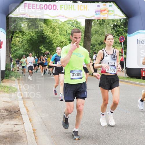 29.06.2025 - hella hamburg halbmarathon MichiJ http://msf.ph/oto/8341187 29.06.2025 10:40:03 Zwischen KM18-KM19 1706, 2444, 3208, 3209, 5169, 5194, 6390, 7786, 8390, 9380, 15681, 16538, 18331 meine-sportfotos.de